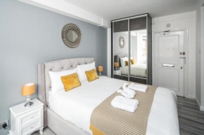 NEW Sleek Modern Studio in the Heart of Chelsea